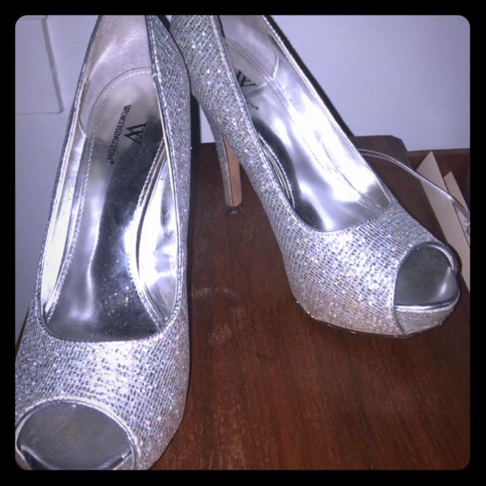 Silver Heels. Size 8